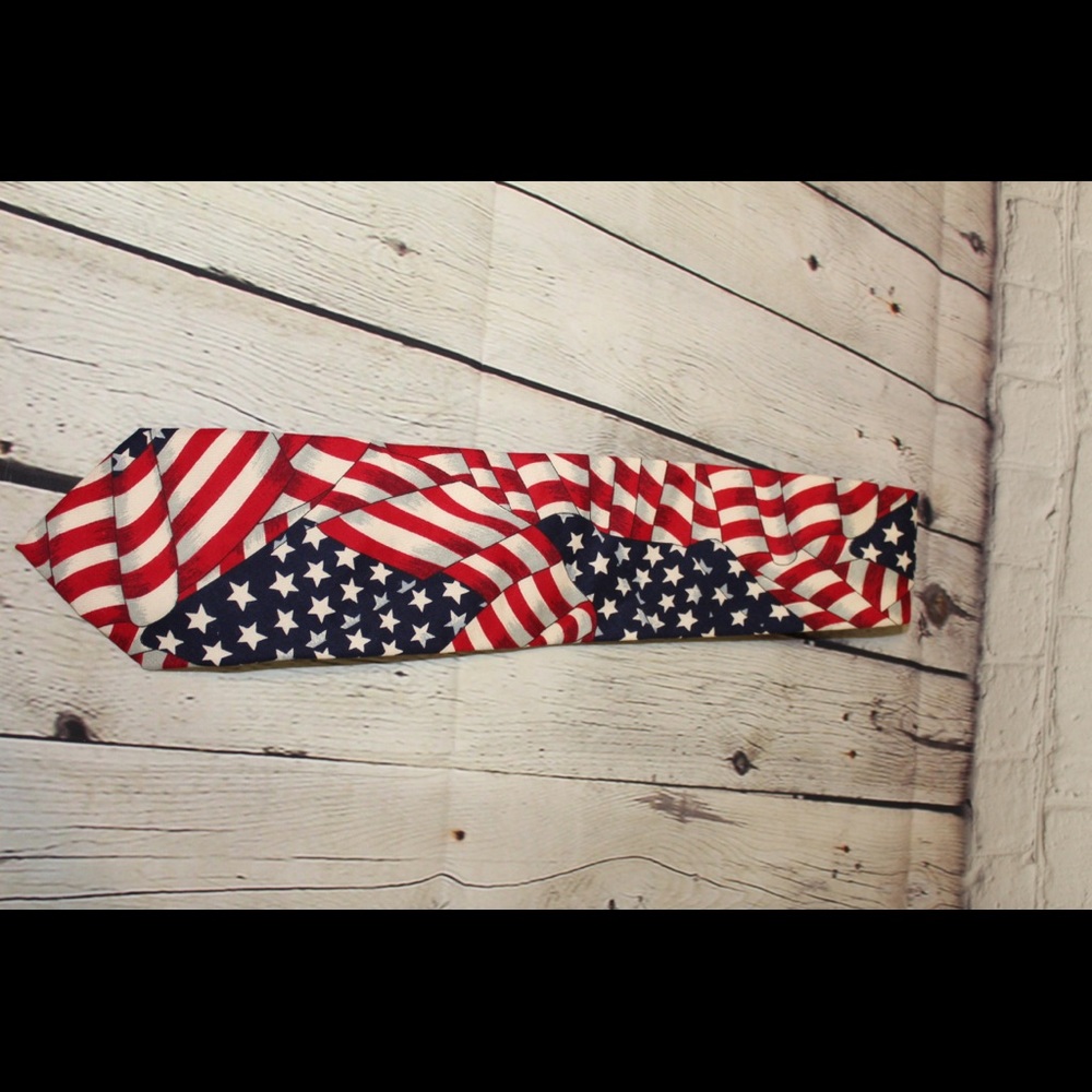 Beans McGee American flag tie